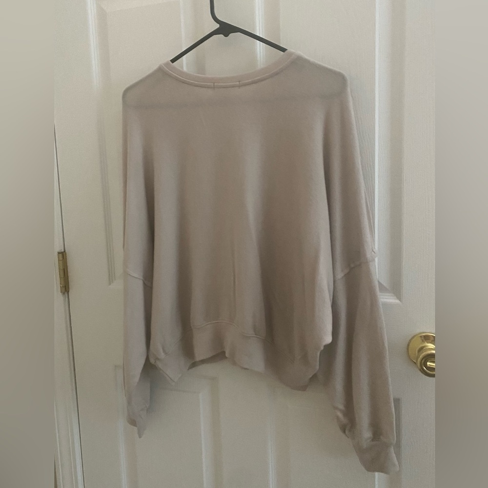 NWT LOVERS & FRIENDS Cream Sweatshirt size XS - Picture 5 of 9